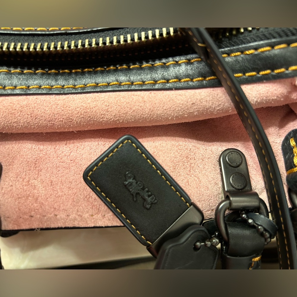 COACH 1941 Rogue 25 with Tea Rose Applique Black Pink Pebble Leather 87065 - Picture 8 of 15